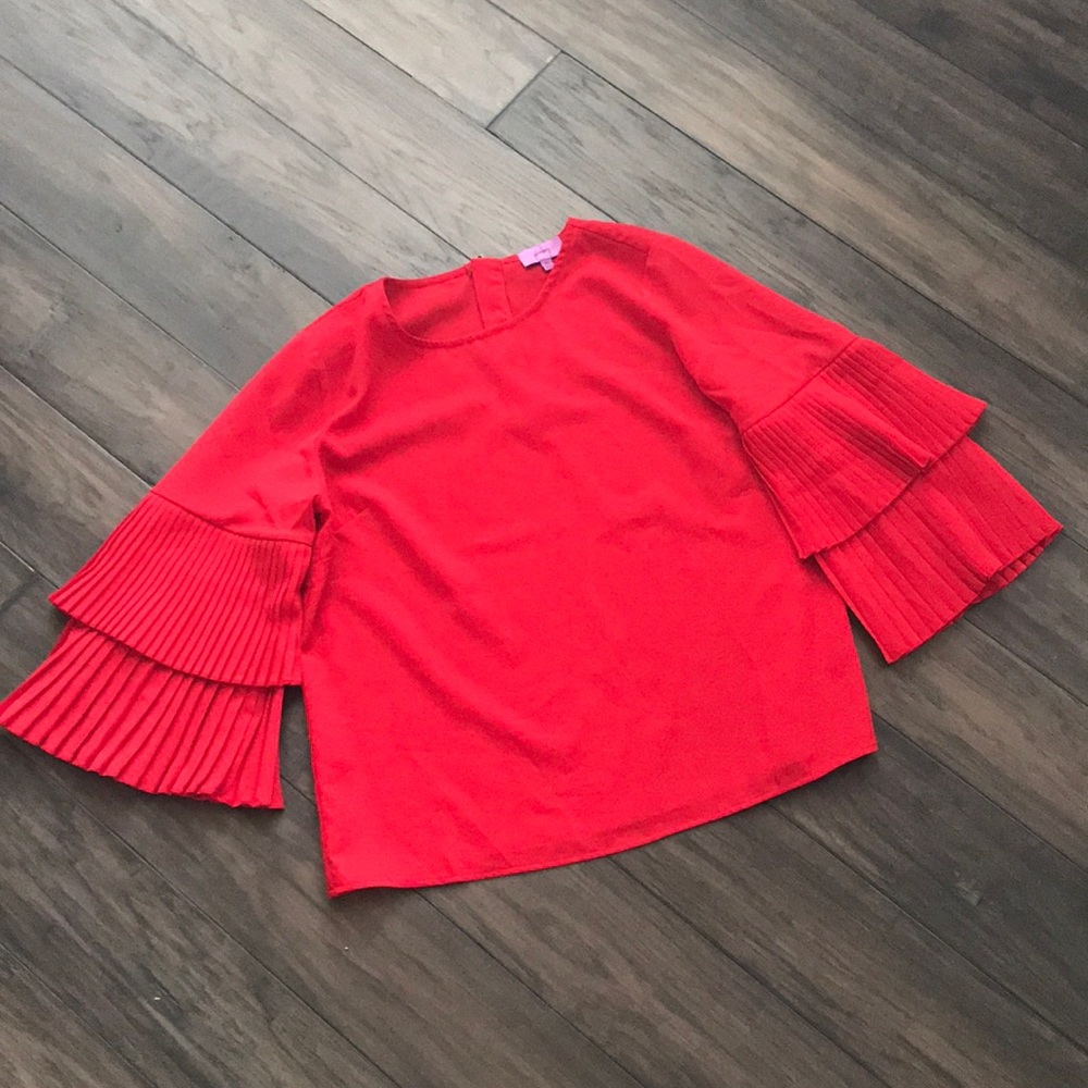 😀😀Boutique red blouse with pleated sleeves - M